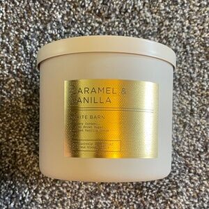 Bath and body works 3 wick candle